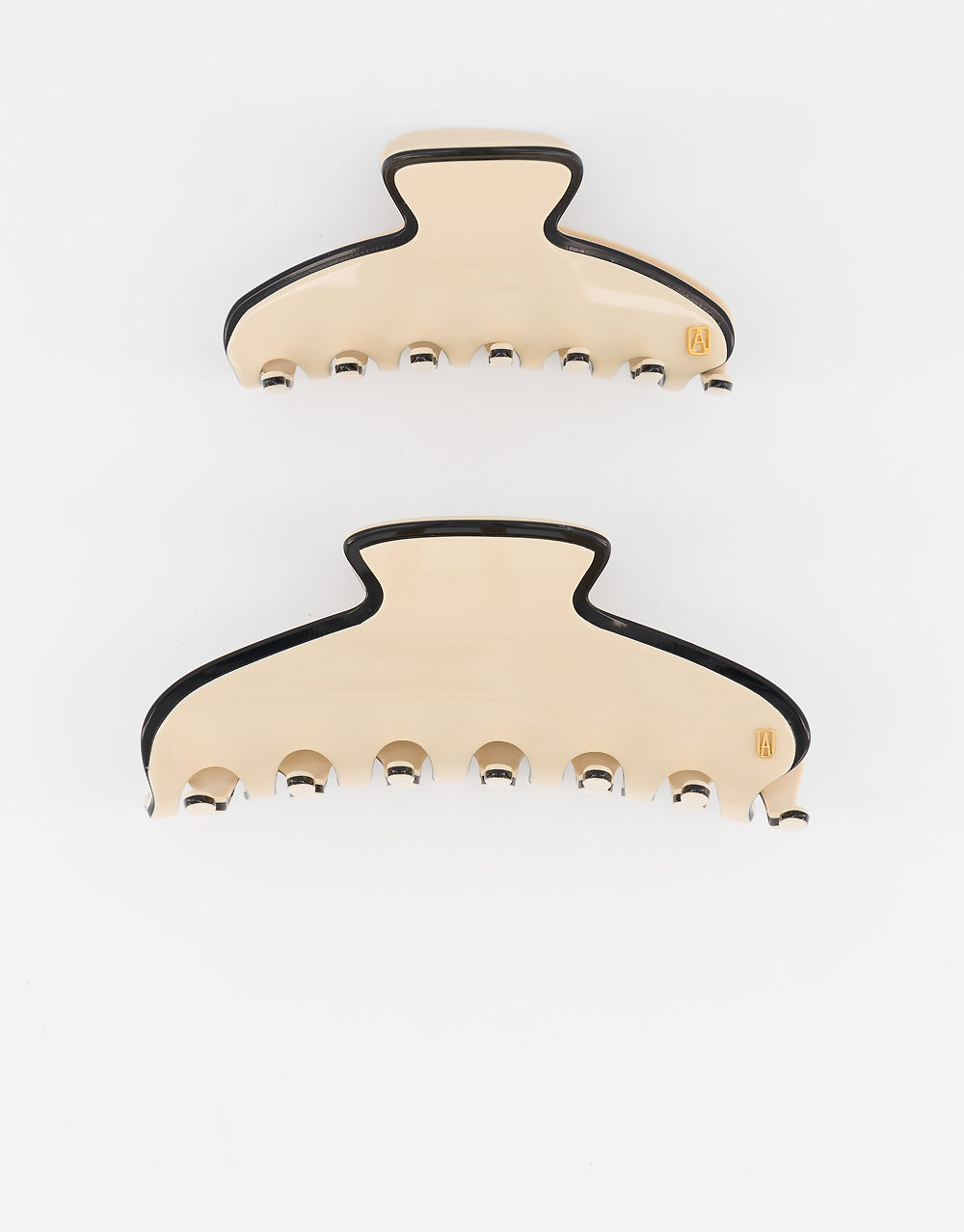 ST HONORÉ Beige Prix : 78,00 $US - Alexandre de Paris E-shop