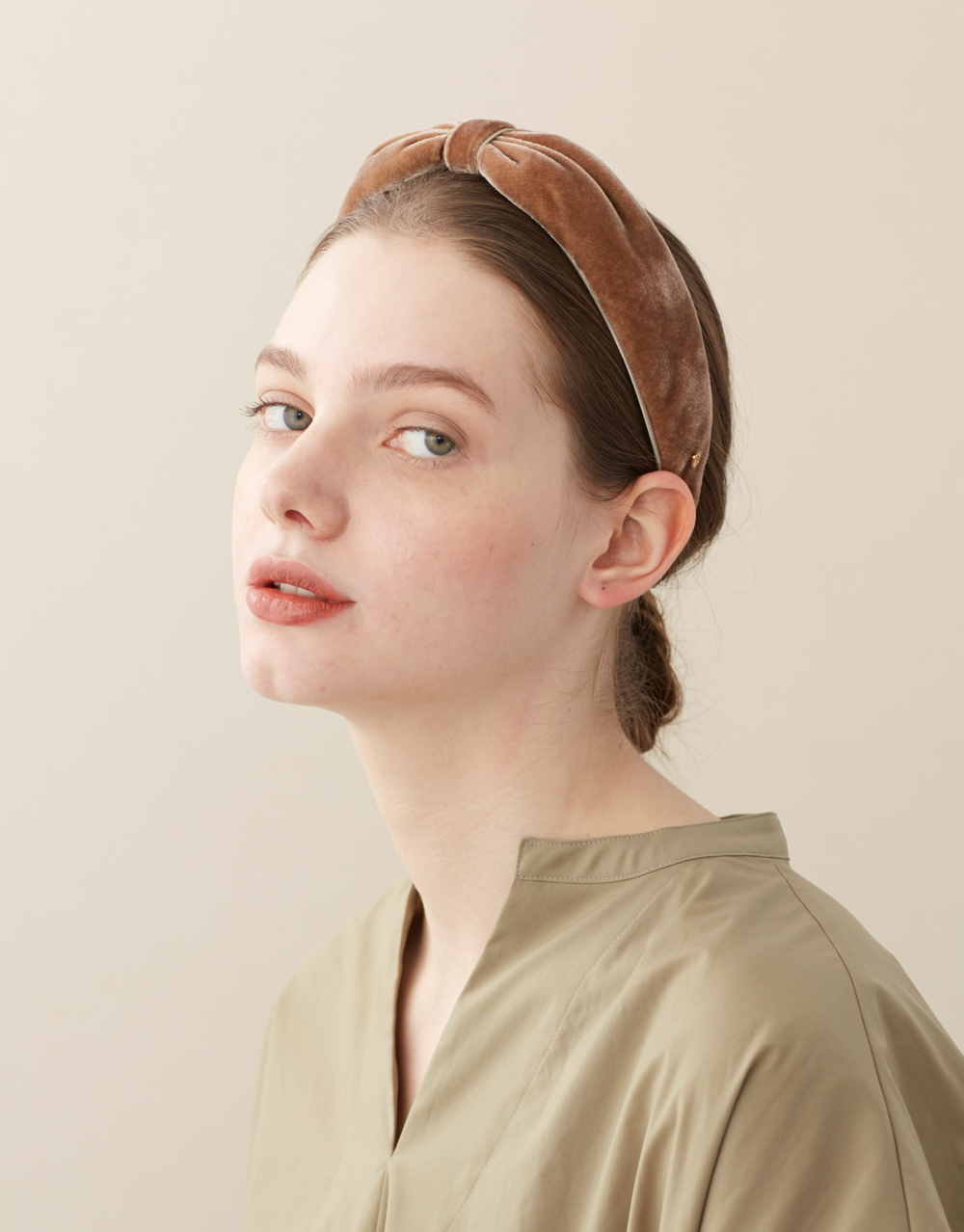 ADÈLE Beige Prix : 135,00 $US - Alexandre de Paris E-shop